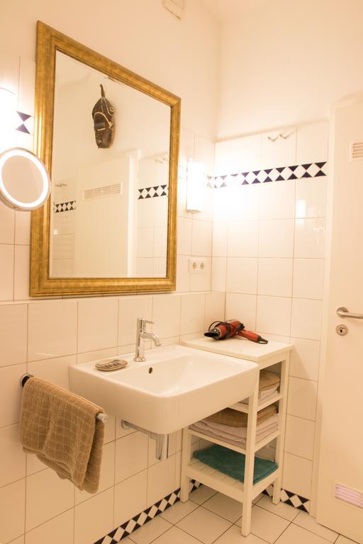 Apartment Medienhafen 46 Sqm Düsseldorf Eksteriør bilde
